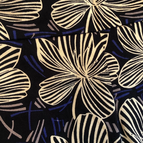 J Crew City Fit Floral Print Chino Shorts Size 4 - Picture 2 of 7